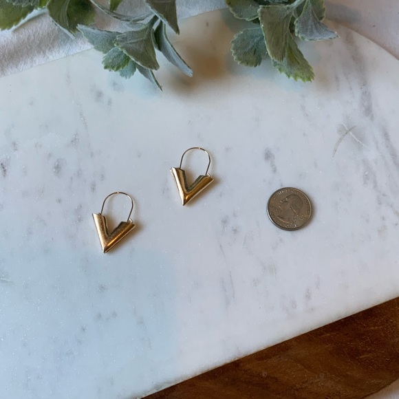 The Audri - Geometric Triangle Golden Hoops - Picture 8 of 8